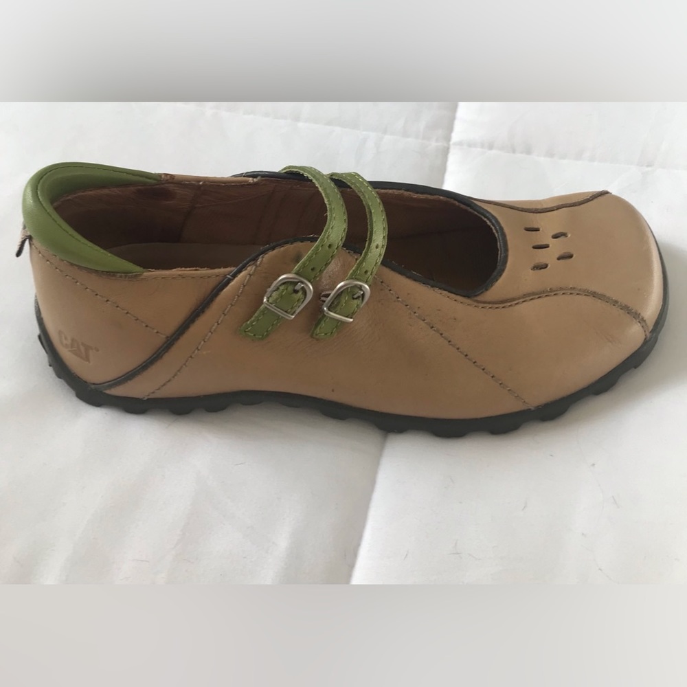 NWOT Caterpillar Inc. Mary Janes. Size 6. - Picture 16 of 16